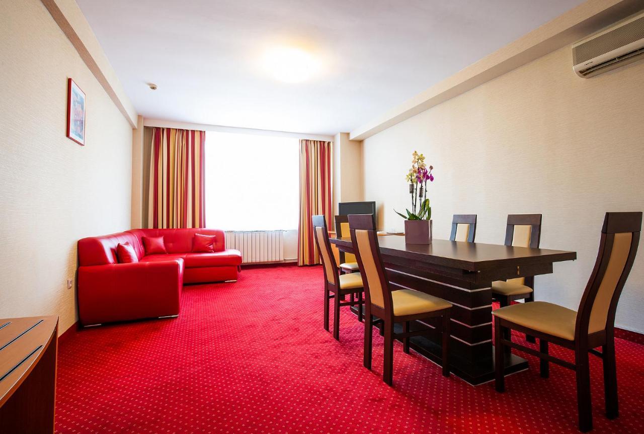 Hotel Dana Satu Mare Bagian luar foto