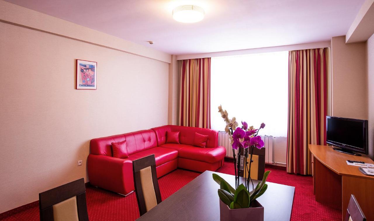 Hotel Dana Satu Mare Bagian luar foto
