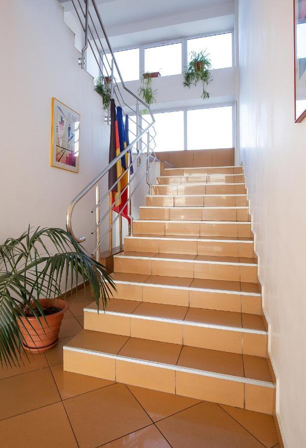 Hotel Dana Satu Mare Bagian luar foto